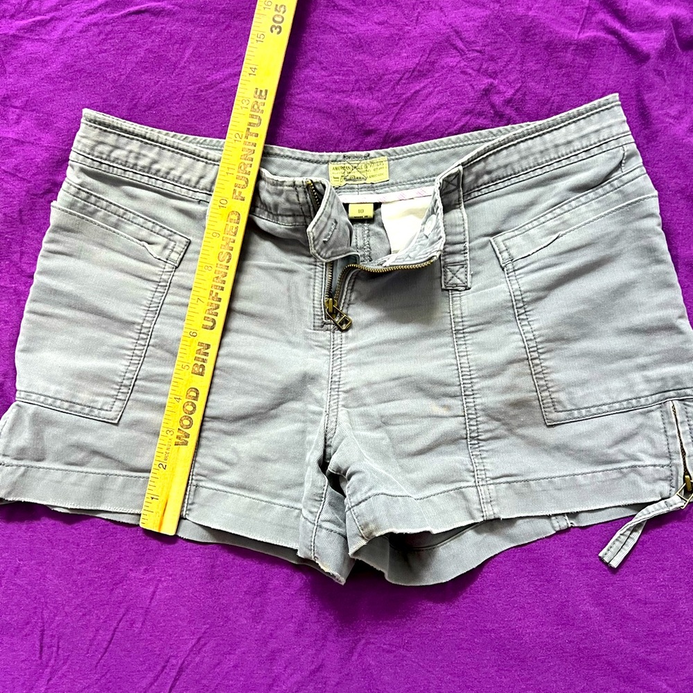 American Eagle ladies shorts.